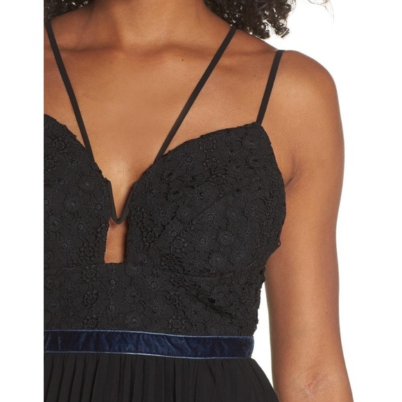 Foxiedox Nealea Pleat Chiffon Dress - Picture 3 of 11